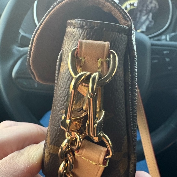 Louis Vuitton Brown Monogram Crossbody Bag ( Wallet on a chain Ivy) - Picture 3 of 8